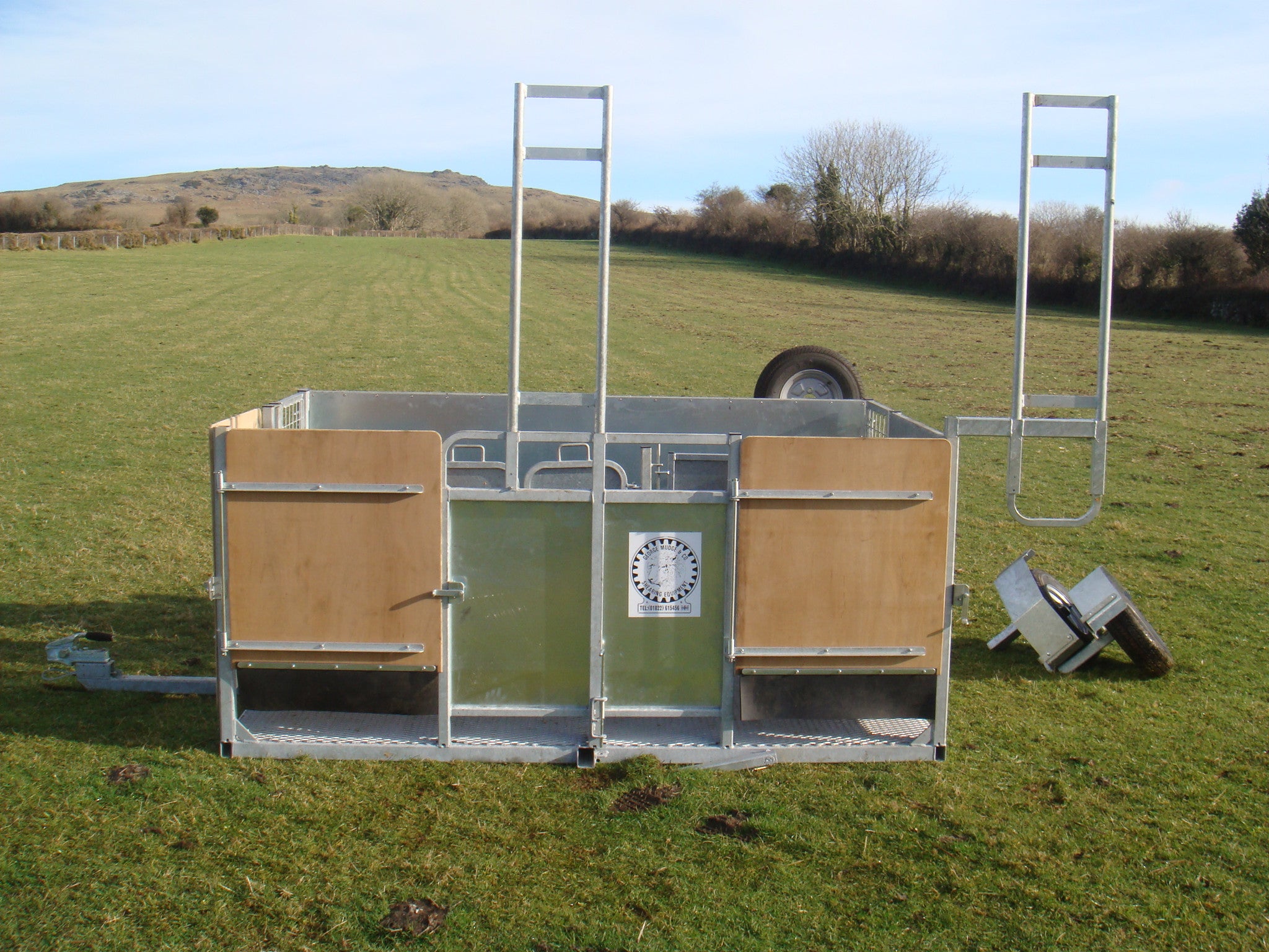 2 stand mobile shearing pen